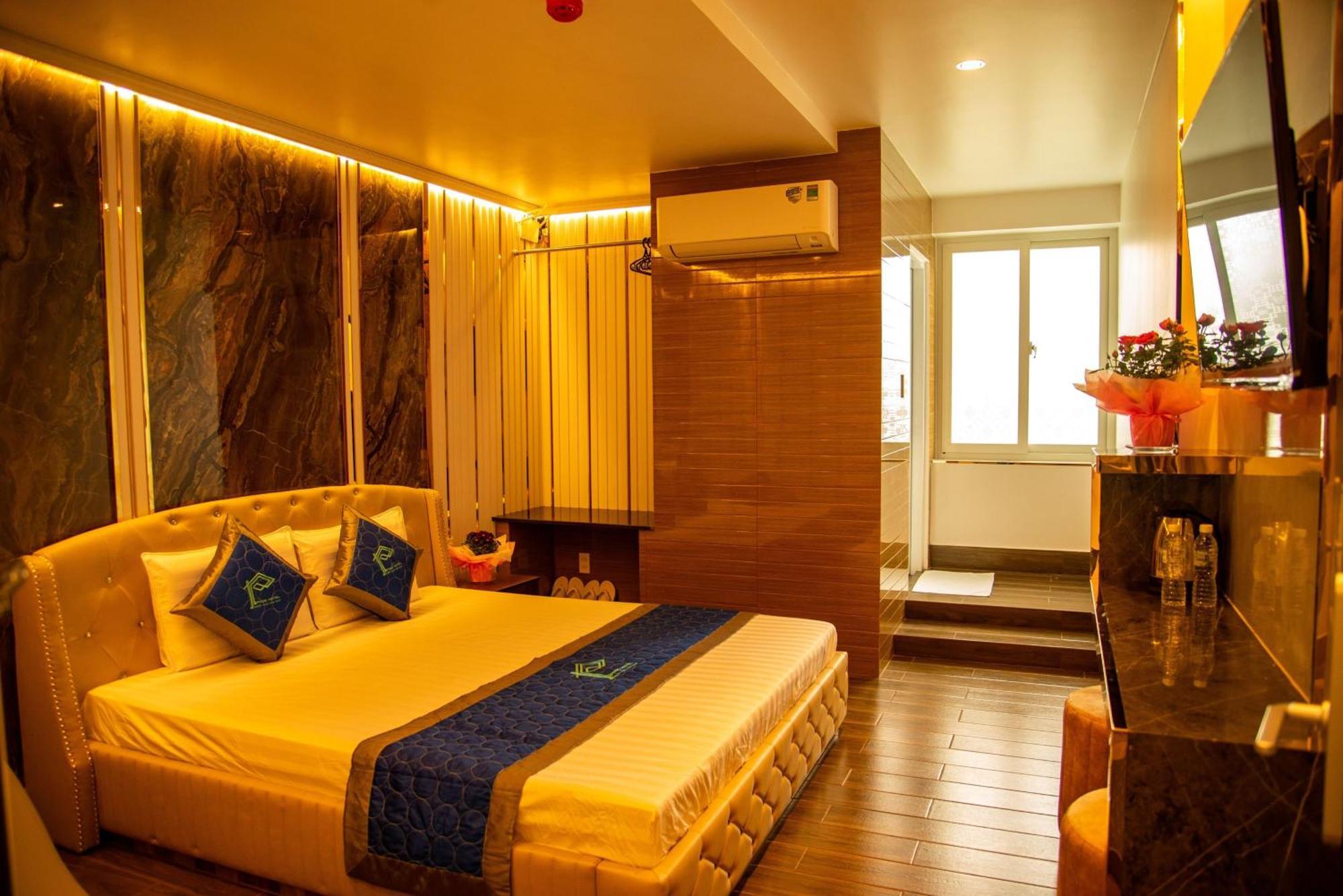 Phuc Hotel Cao Lanh Bagian luar foto