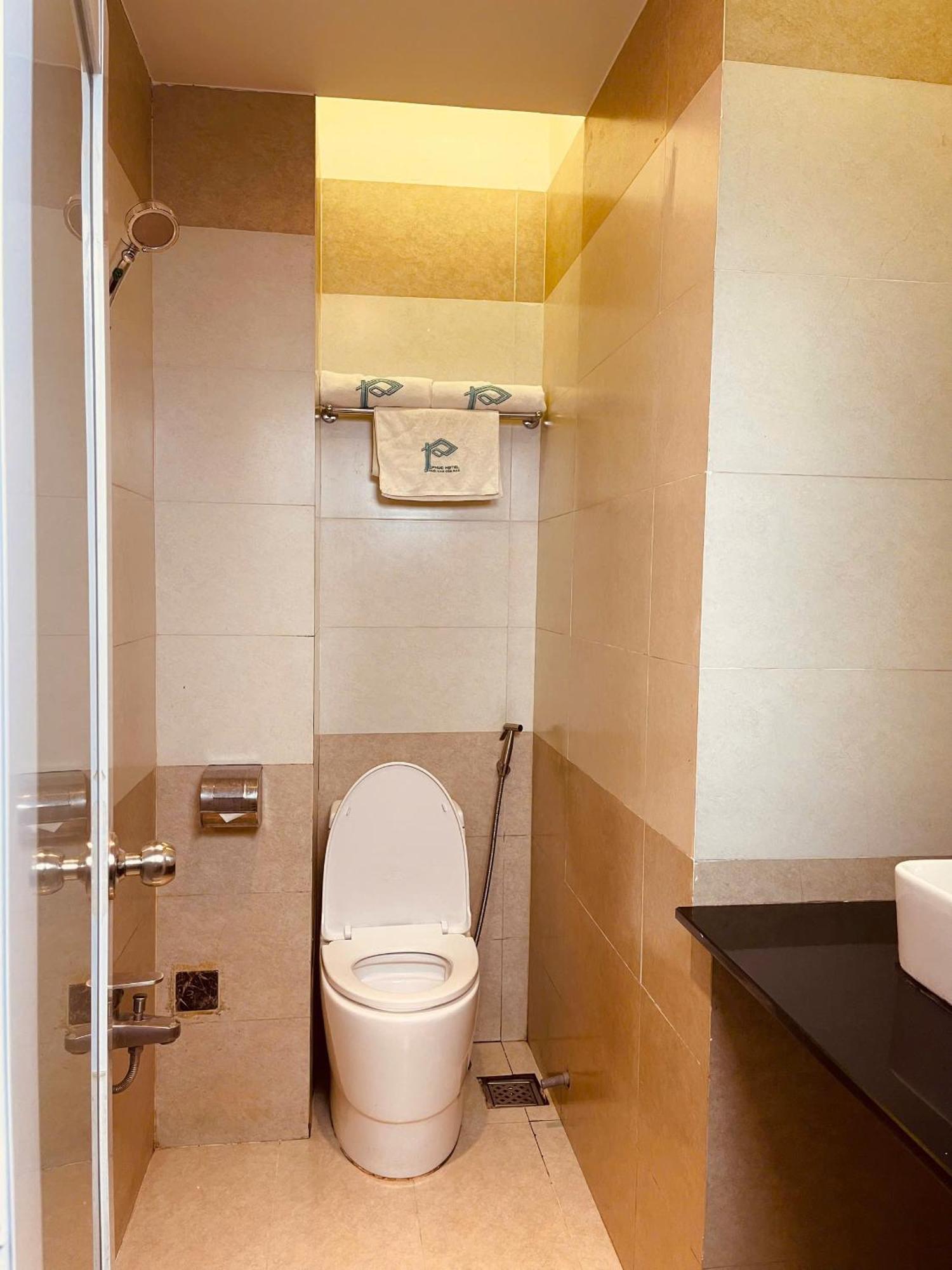 Phuc Hotel Cao Lanh Bagian luar foto