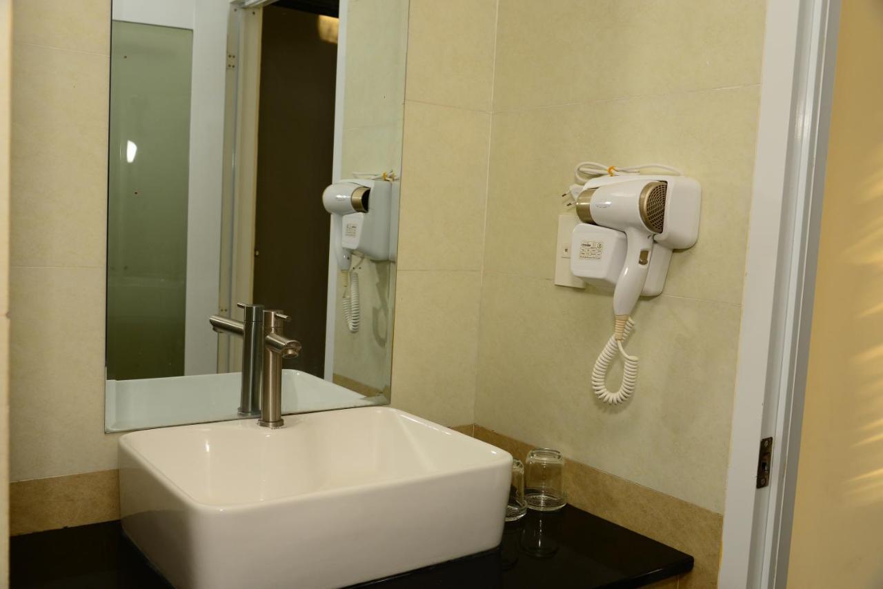 Phuc Hotel Cao Lanh Bagian luar foto